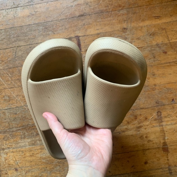 Cloud slides ๐ค - Picture 5 of 5